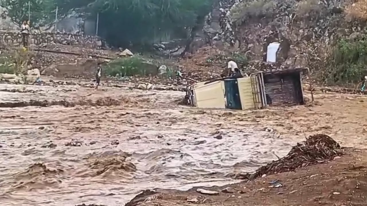 امطار وسيول جارفة في اليمن تعز إب