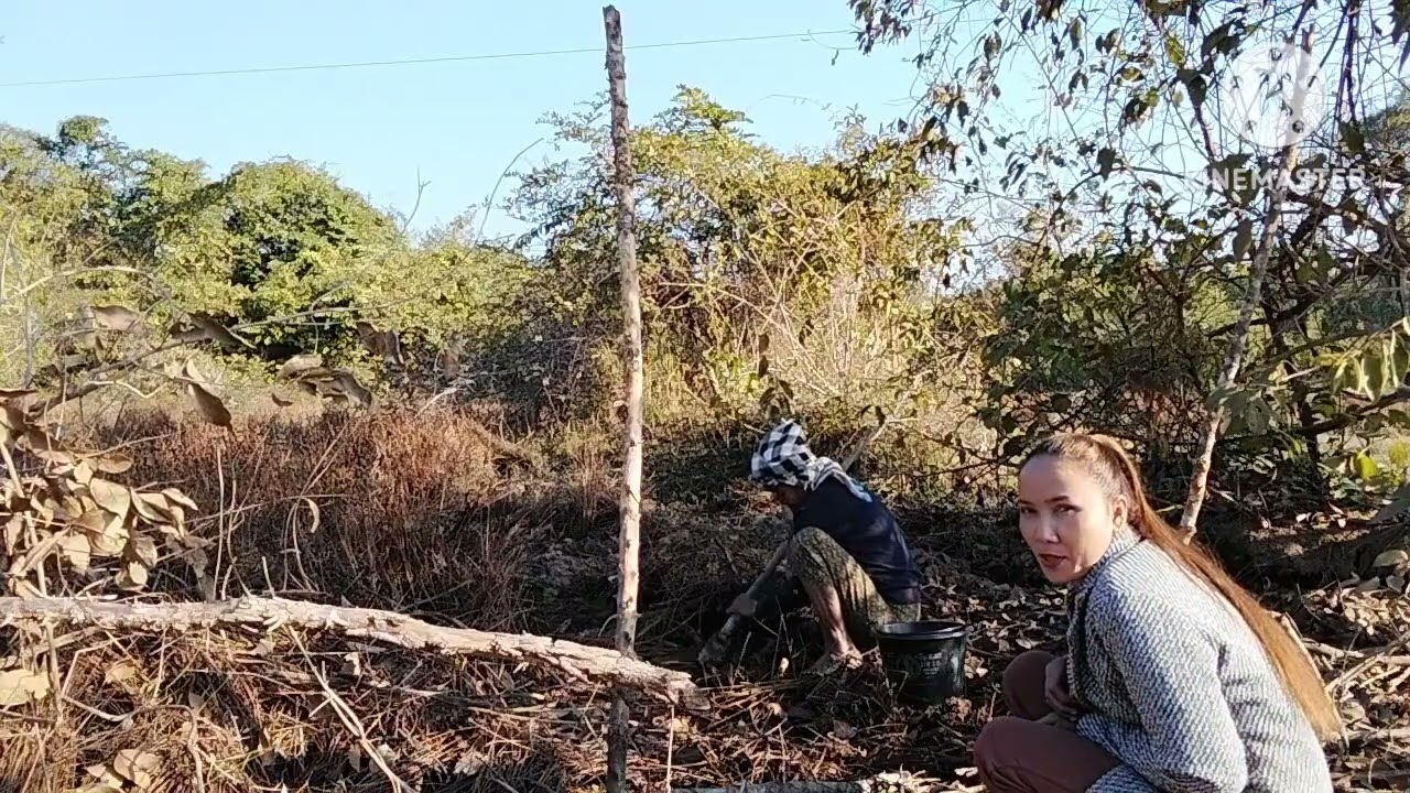 พากันมาขอหวยกับแม่เฒ่าแก้วสาวน้อย