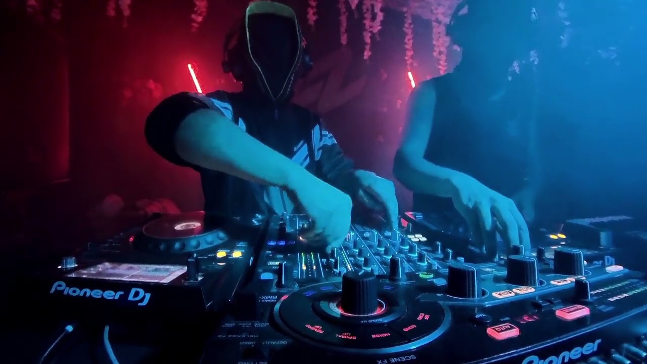 MUTE B2B HELLSKY // HARD TECHNO // Live set // SHOWCASE RUINAS MUSIC  in ZONA ZERO South&Friends