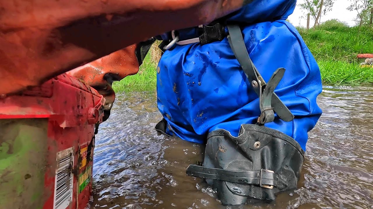 Video 112 - Pondering Life - Taster (waterproof suit, waders, wetlook jodhpurs, wet, pond, wading)