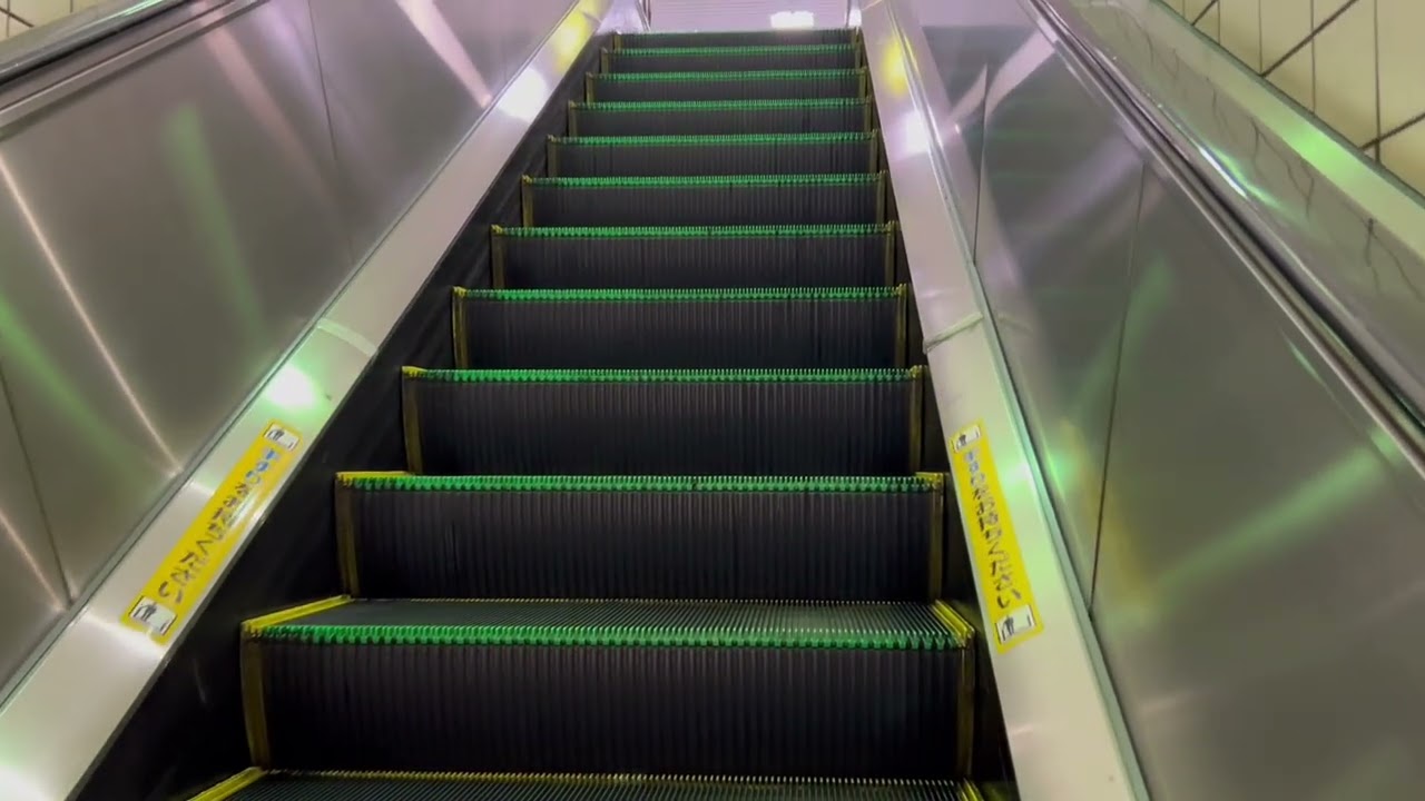 Up Escalator NO SEMI FINAL