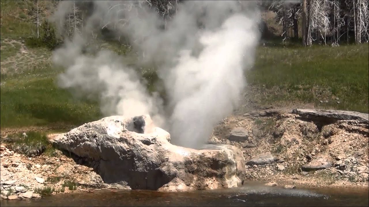 Riverside Geyser (2013-2014) (HD)