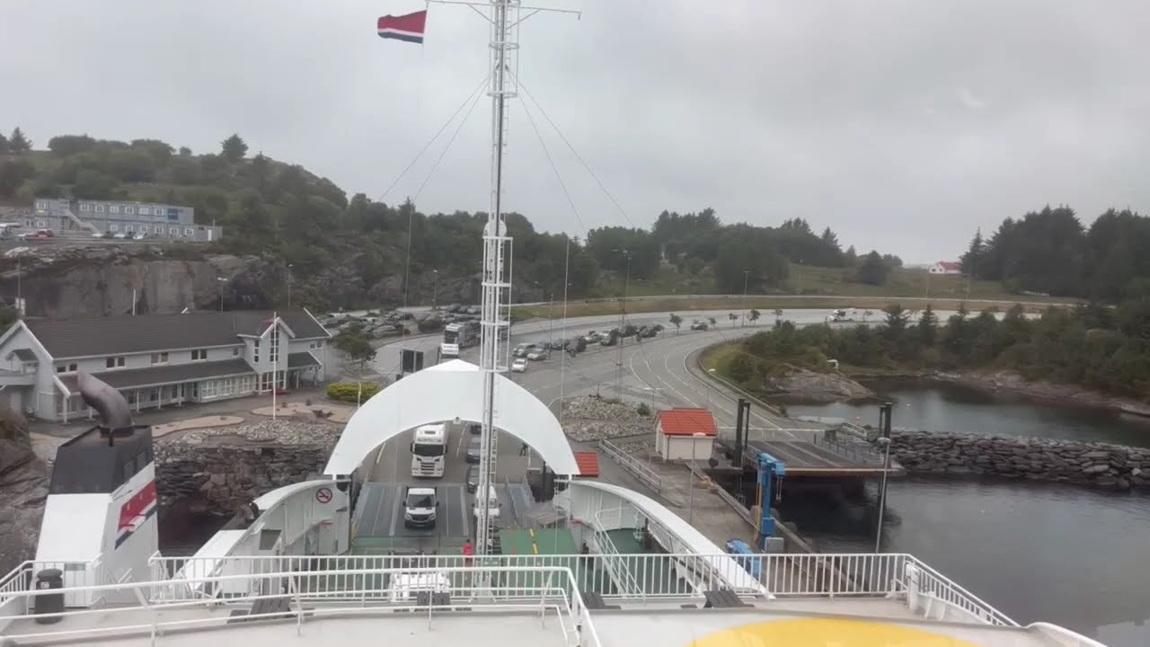 MF Mastrafjord unloading/loading cars at &Aring;rsv&aring;gen #ferry #ferryservice #trafficflow