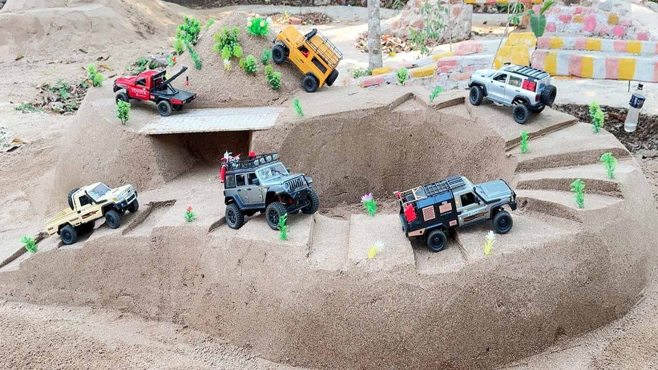 Epic RC Off Road Hill Climb Challenge ! MN82 MN128 Jeep Rubicon Defender Tank 300