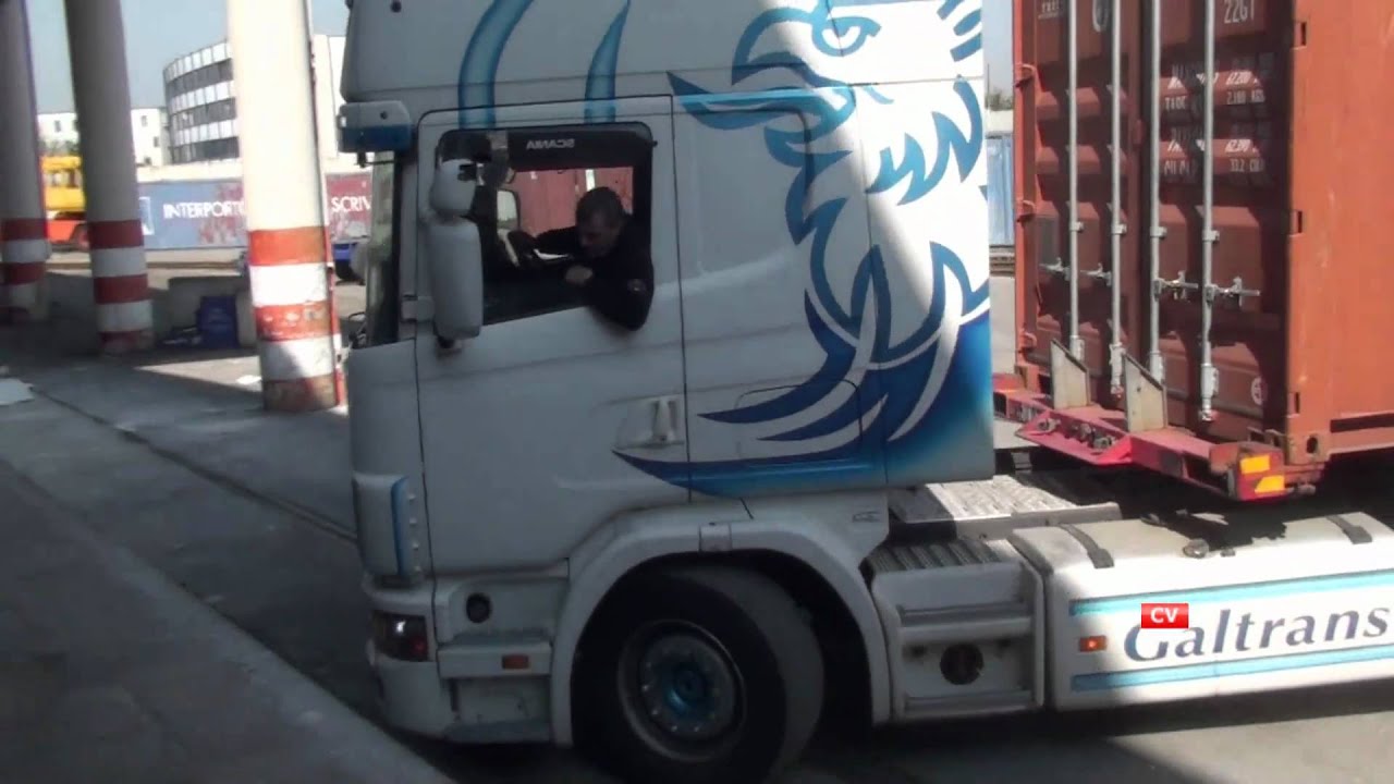 TRUCKERS-CAMIONISTI - Manovra inversa