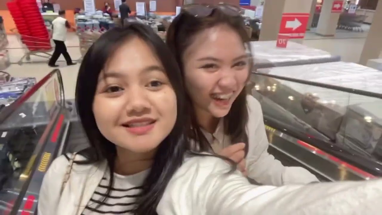 Day 1 VLOG || Jalan-jalan doang