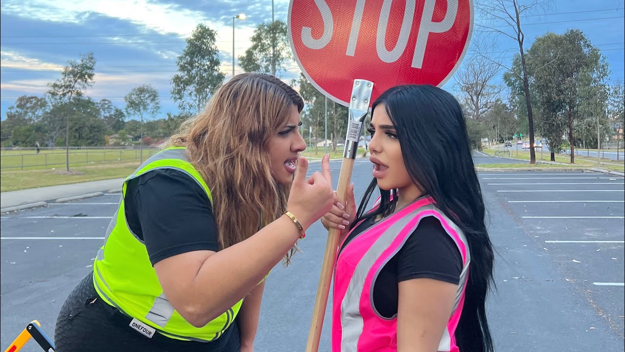 IF ARAB GIRLS WERE TRAFFIC CONTROLLERS