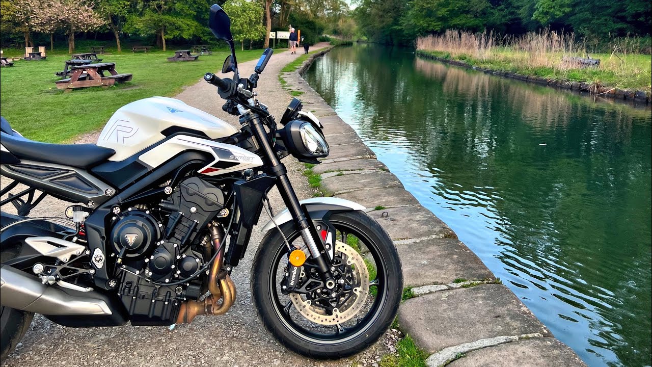 2023 Triumph Street Triple 765 R
