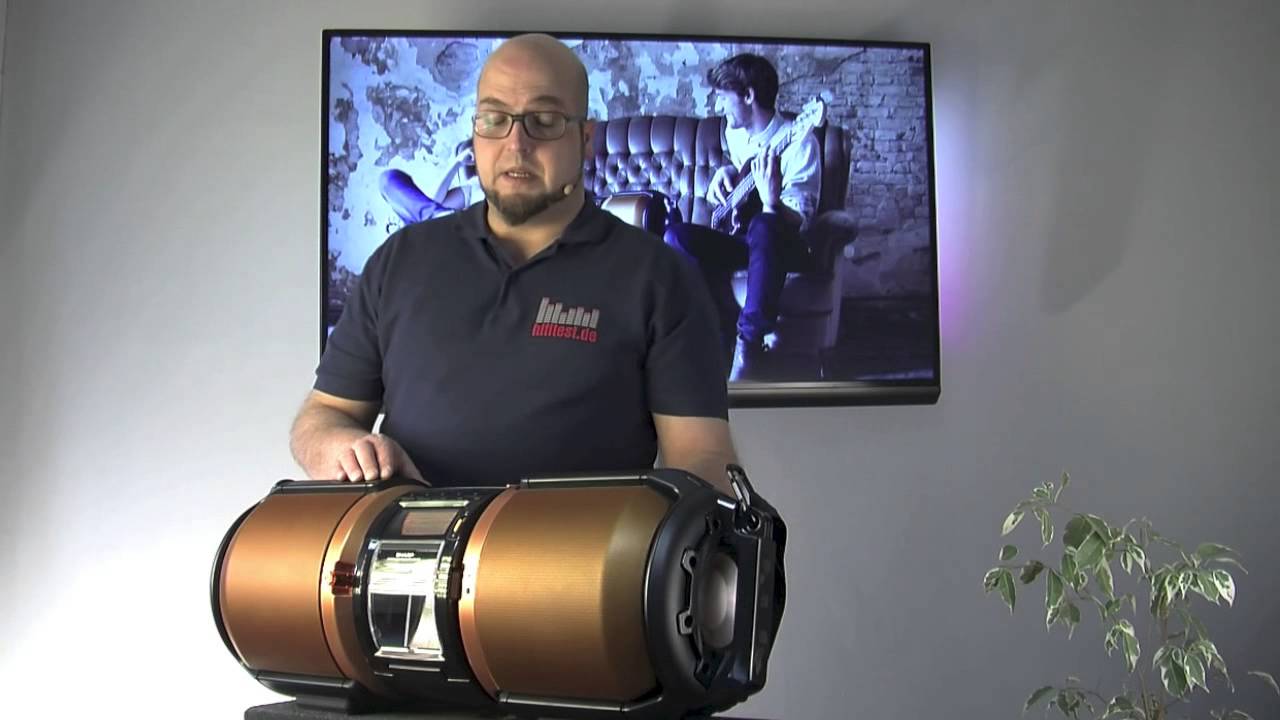 VideoReview: Sharp BoomBox GX-M10