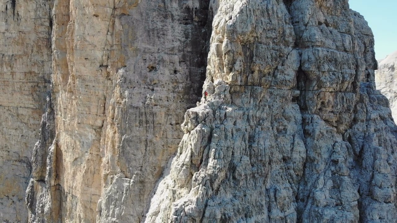 Spigolo Nord del Crozzon di Brenta drone video