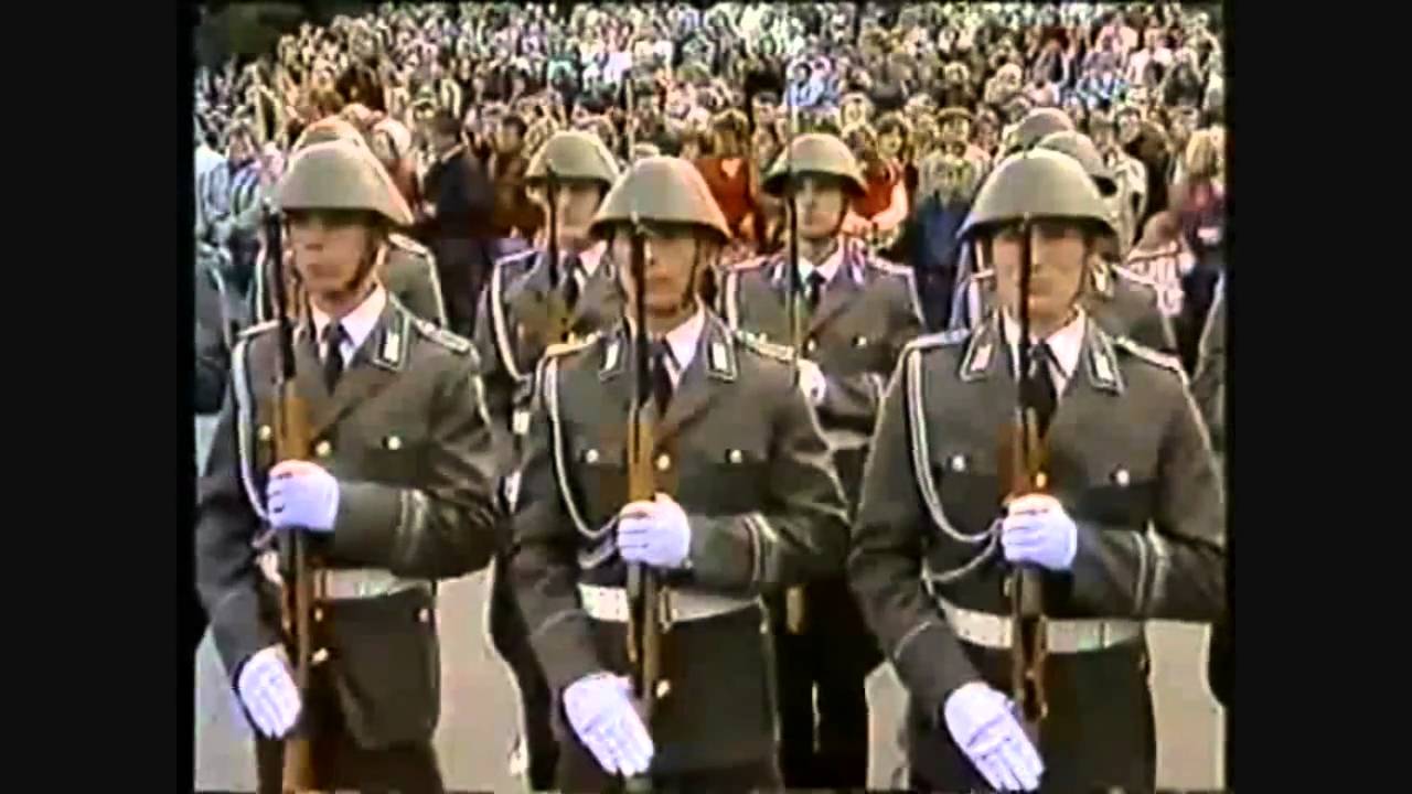 NVA -  Großer Wachaufzug in Berlin