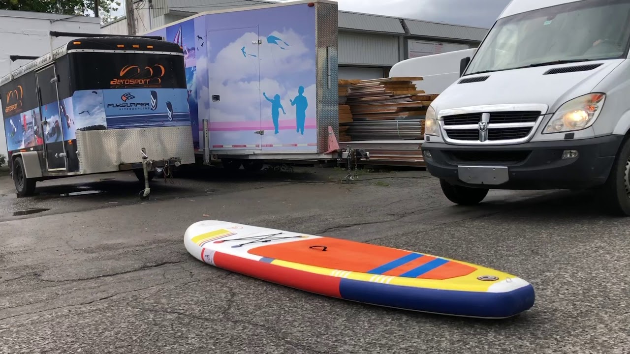Aerosport teste la solidité d'un SUP gonflable