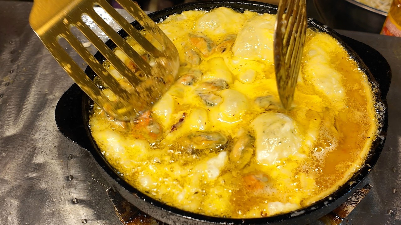 This Thai Grandma Makes the Crispiest Street Omelette at Night