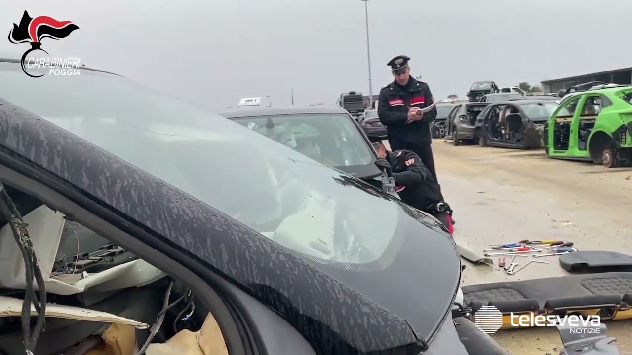 Furti di auto, due giovani arrestati a Cerignola: sorpresi a smontare “pezzi” di macchine rubate