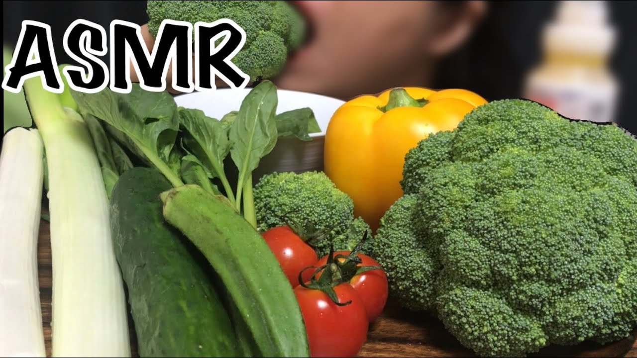 ASMR | EATING RAW BROCCOLI ,OKRA, BELL PEPPER, LEEK, CUCUMBER & TOMATOES 【RAW VEGATEABLES】