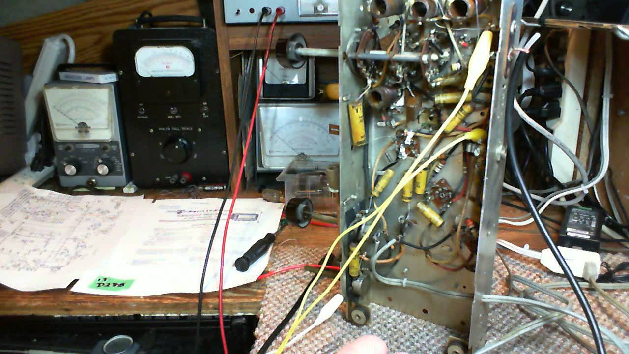 Input Impedance VTVM vs DVM - Vacuum Tube Voltmeter vs Digital Voltmeter