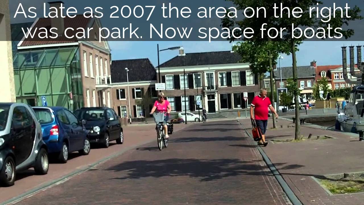 Efficient Cycling Through Design: Direct, non-stop route suburbs to city centre (Assen Netherlands)