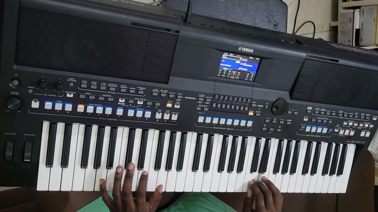 Mal accompagné - Fally Ipupa (Tutoriel au piano en tonalité de DO) Travailler sa main gauche