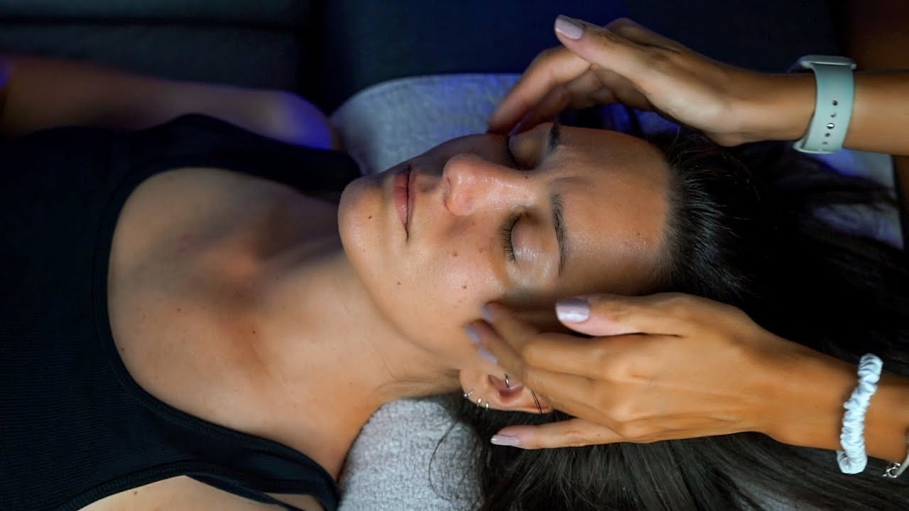 ASMR 💆🏻‍♀️ LA MIA AMICA PROVA la SKINCARE COREANA PER LA PRIMA VOLTA ft. @matematicale (Whispering)