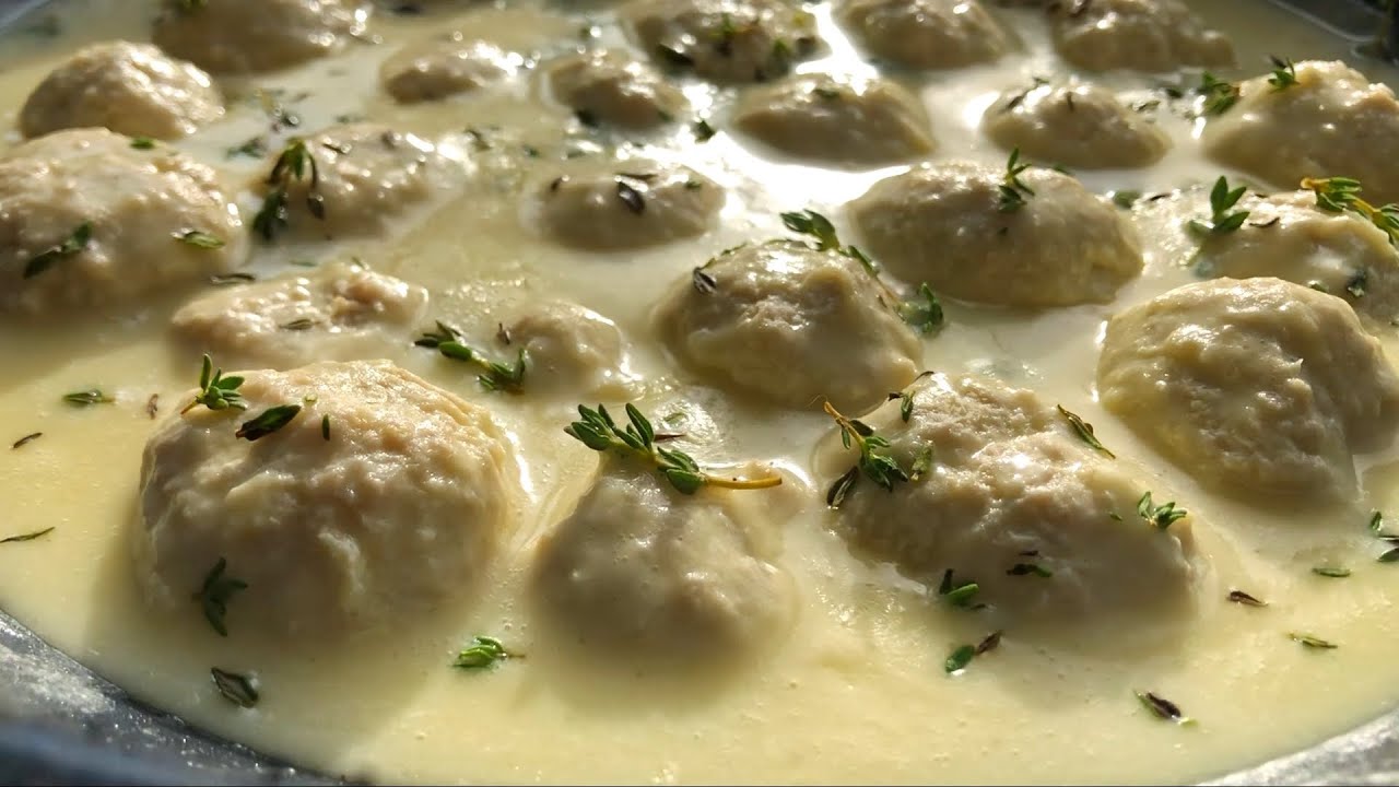 500 г куриного мяса и вы готовите вкуснейшее блюдо для всей семьи! Куриные тефтели в белом соусе