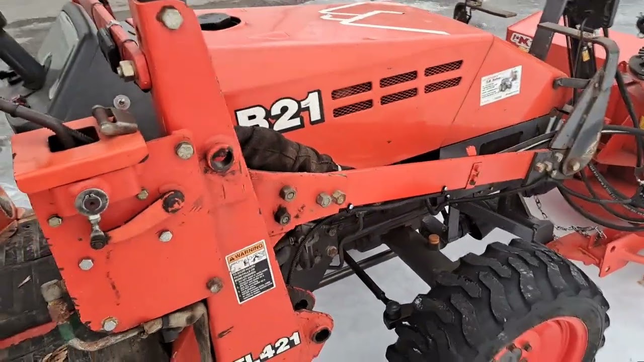 Souffleur avant avec entrainement arrière, Kubota B21