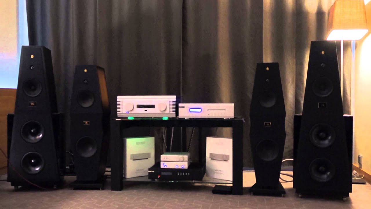 Rosso Fiorentino Siena + Musical Fidelity NU - VISTA  800 (1)