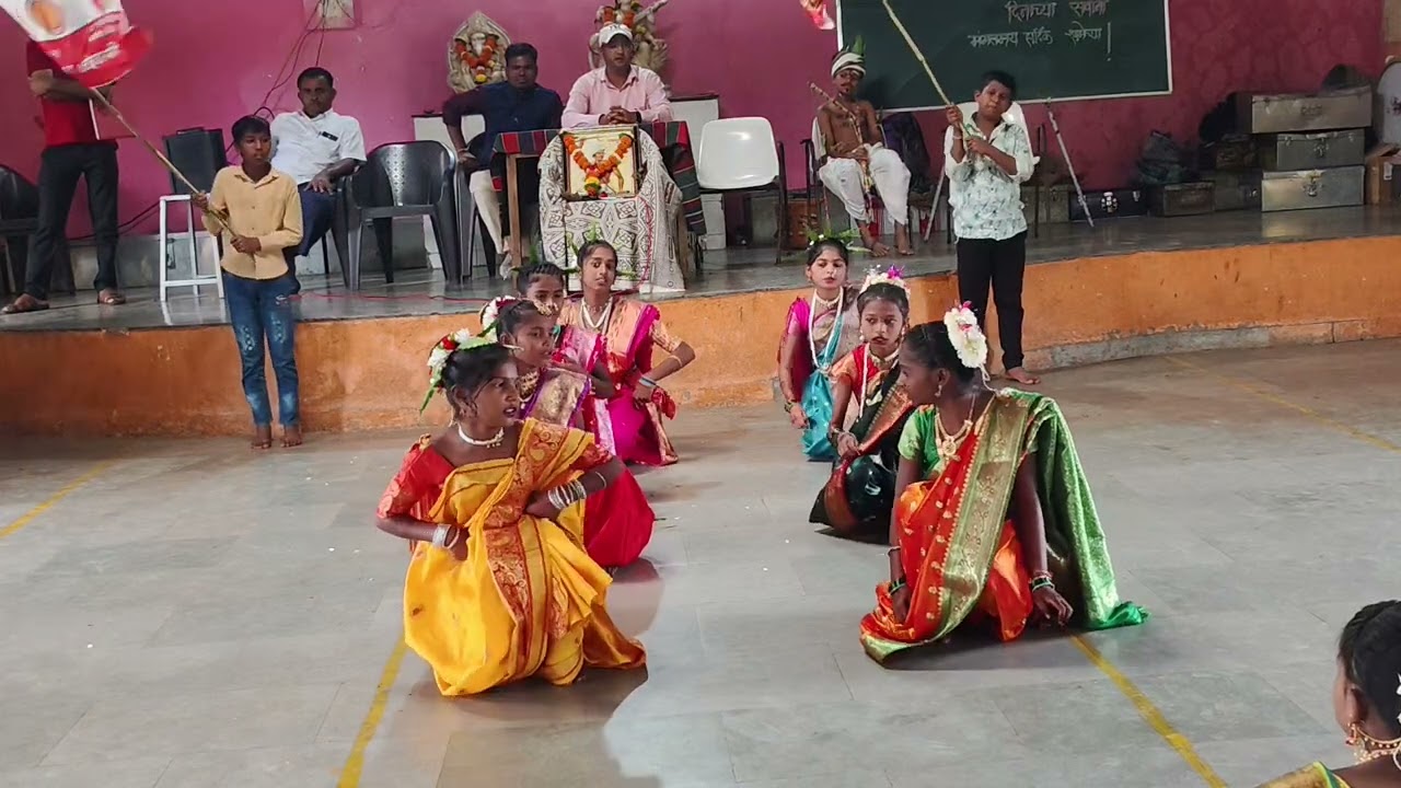 9 ऑगस्ट  जागतिक आदिवासी दिन. 🎉 आदिवासी सॉंग #ग्रुप डान्स इयत्ता सहावी  मुली व मुले #MASTERPAPPU 147 