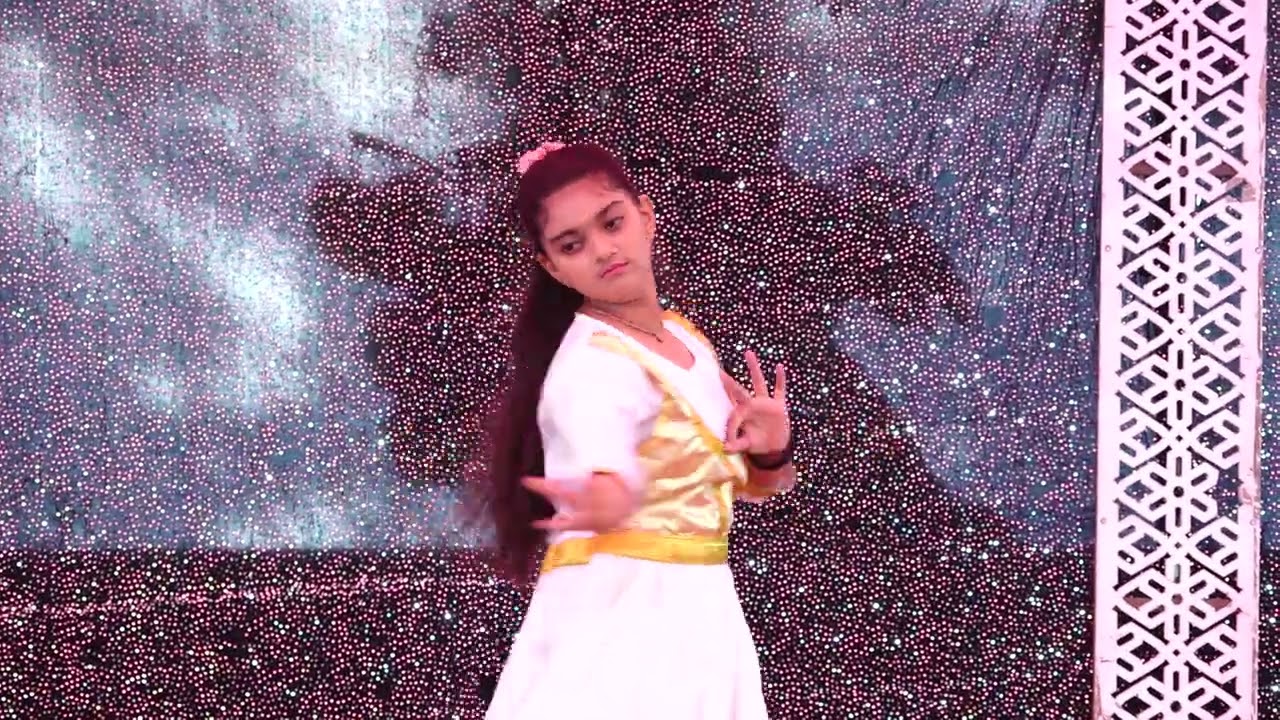 bhool bhulaiya song mere dholna by 7 th class girl