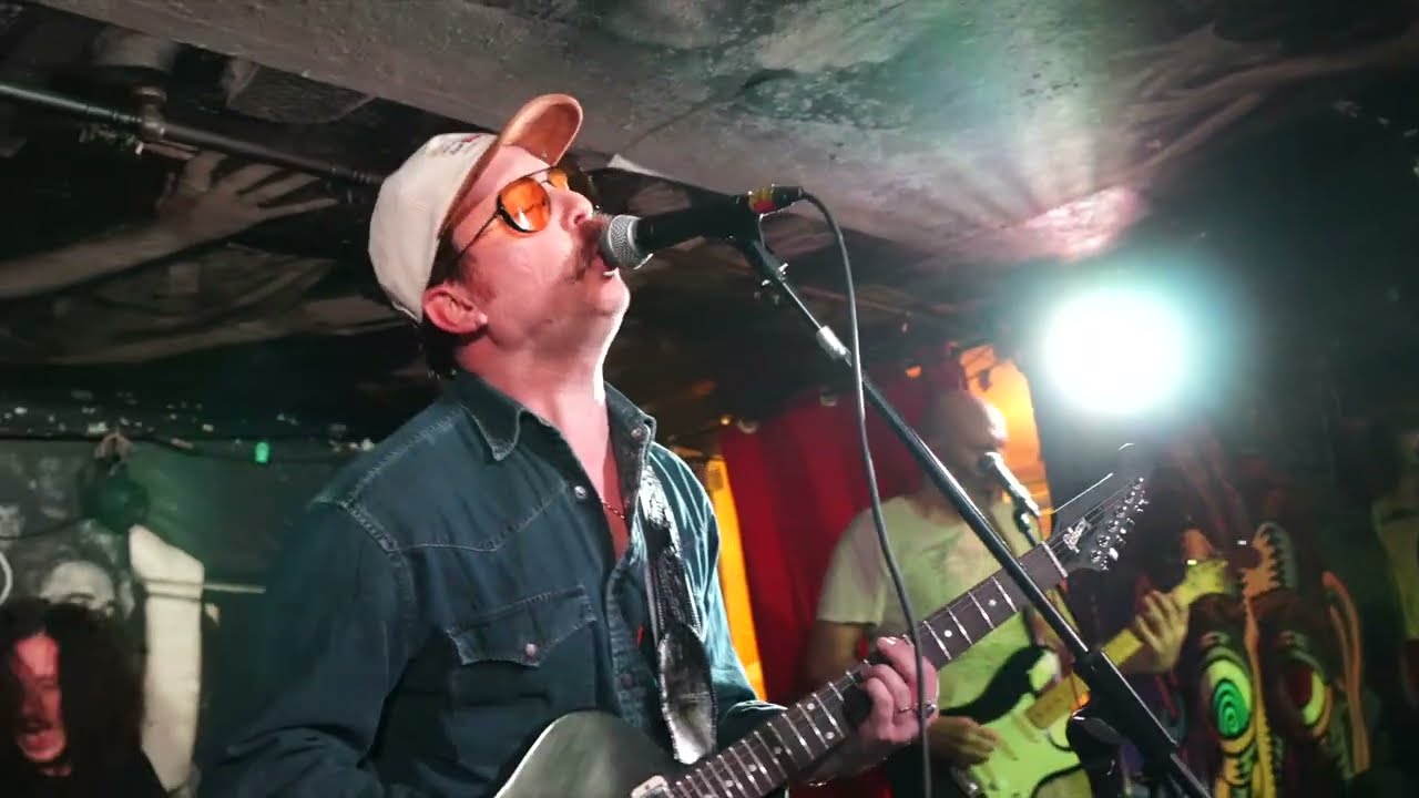 The Candydates - I've Got Emotional Blues (LIVE)