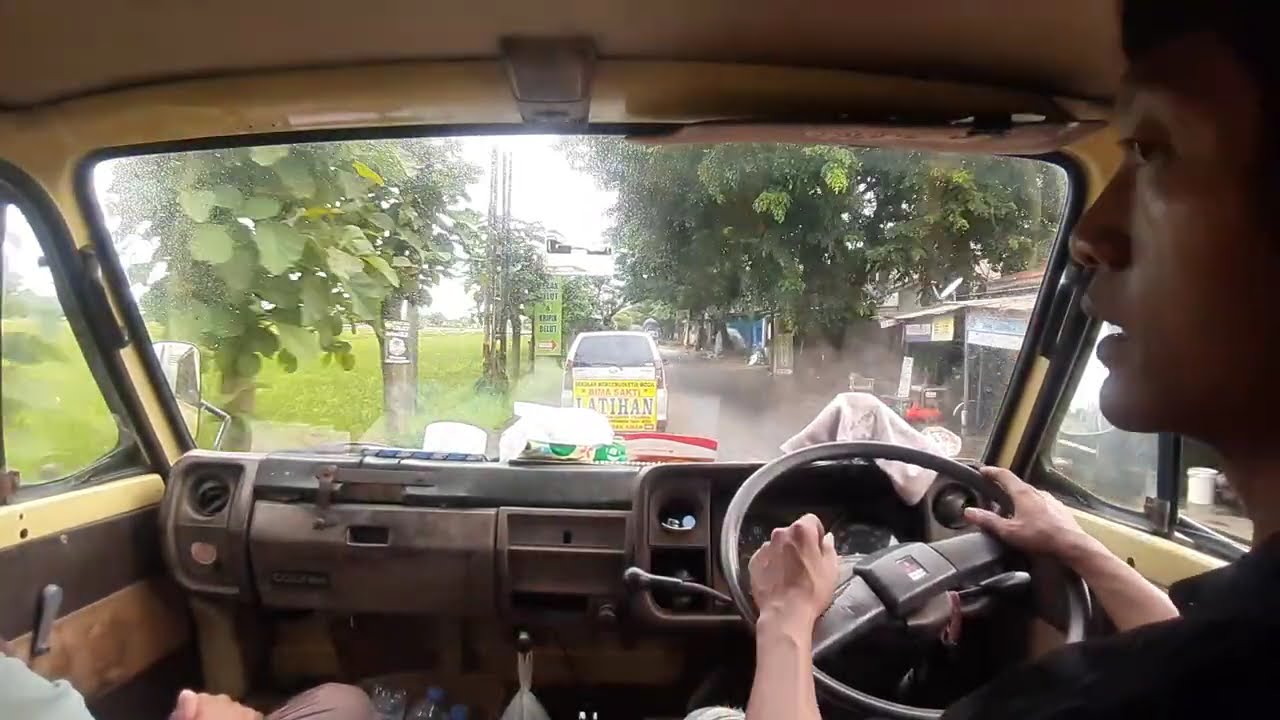 Truk Umplung di Klidang Batang! Habis Pertigaan Depok–Sademan Harus Bergantian Lewat 🚛😱