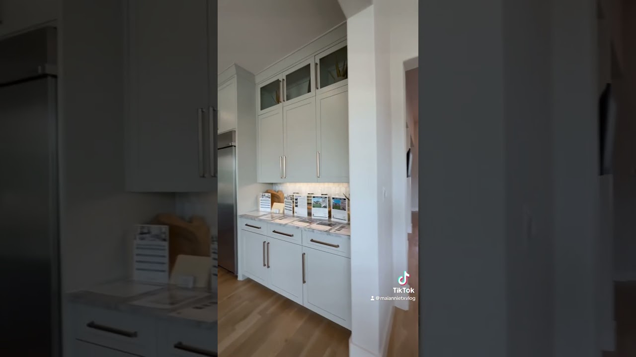 Anyone&rsquo;s dream kitchen #home #realestate #cuocsong #diaoc #thietkenhadep #nhadep  #new #nhamoi