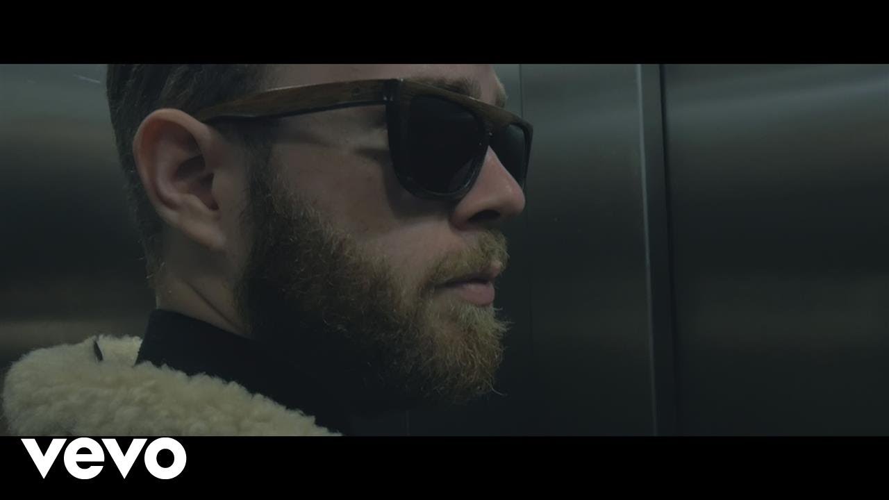 Tuuttimörkö - Mä muutan Caliin