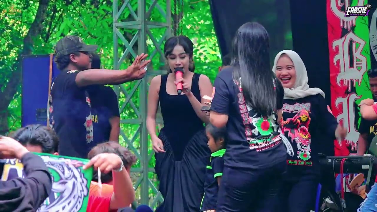13 CAMELIA ANDIN