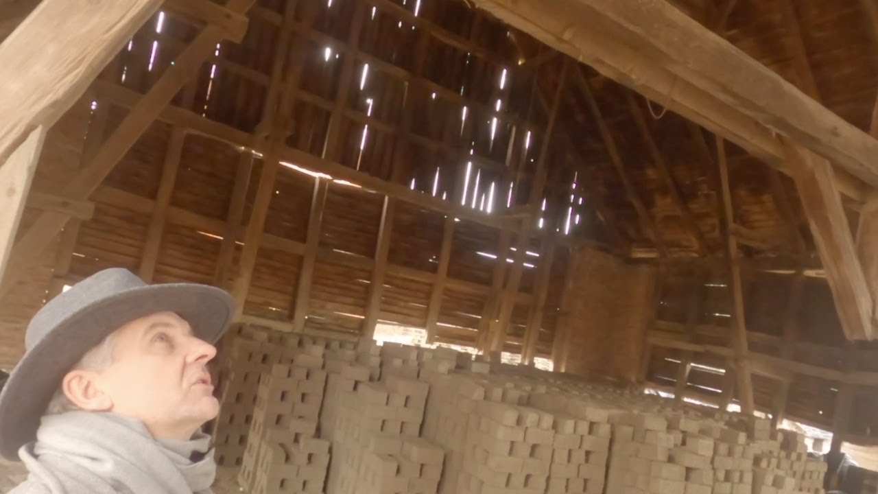 Architektura w drewnianej stodole - Filip Gawliński