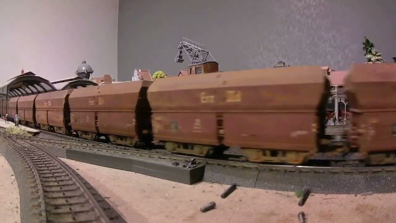 BR 218 464-6 Märklin 39217 mit 2000 Tonnen Eisenerz mit der ActionCam gefilmt