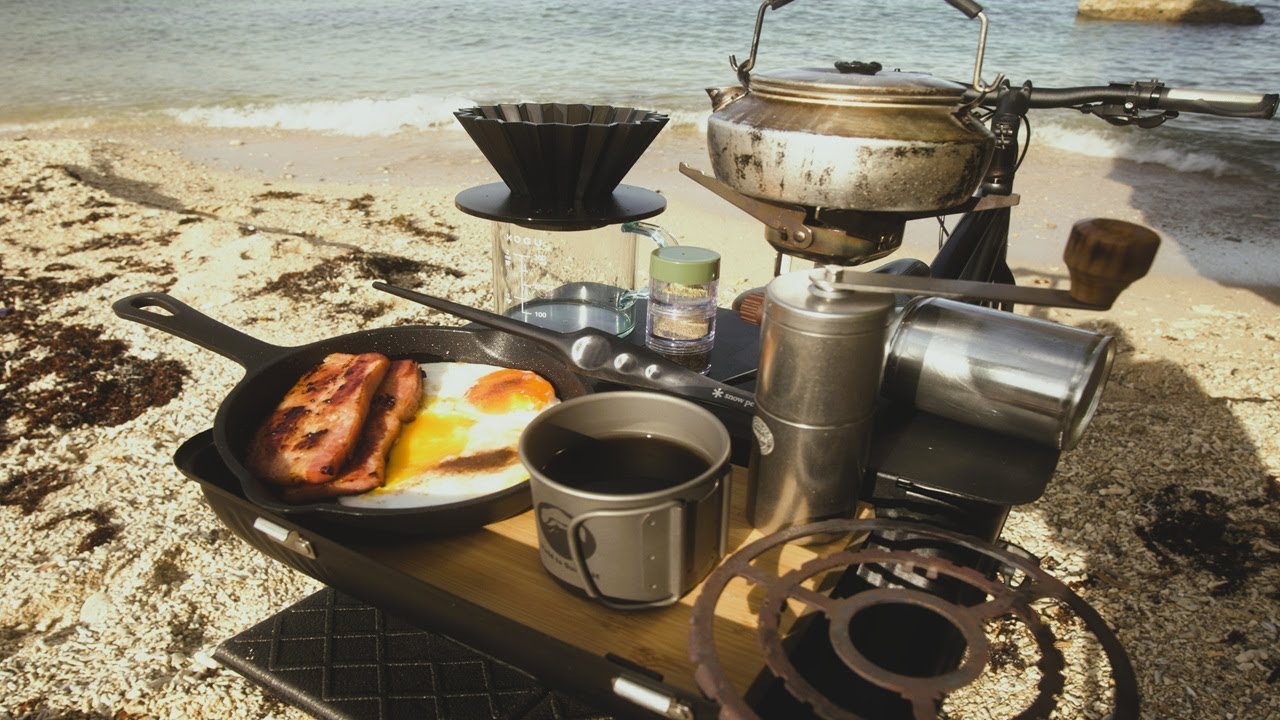 Ghibli-Style Bacon & Eggs by the Sea 🍳 Stanley Lunch Box Cooking | Relaxing Soundscape