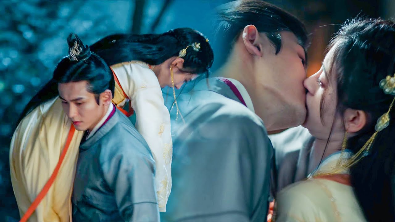 灰姑娘去見情敵，霸道王爺嫉妒的發狂，一把扛回家強吻不停！#如意芳霏 #鞠婧禕  💖#張哲瀚