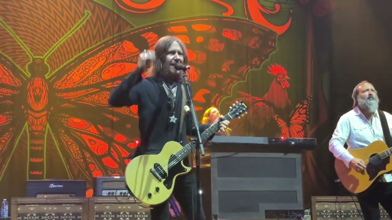 Blackberry smoke-sunrise in texas live in olympia paris