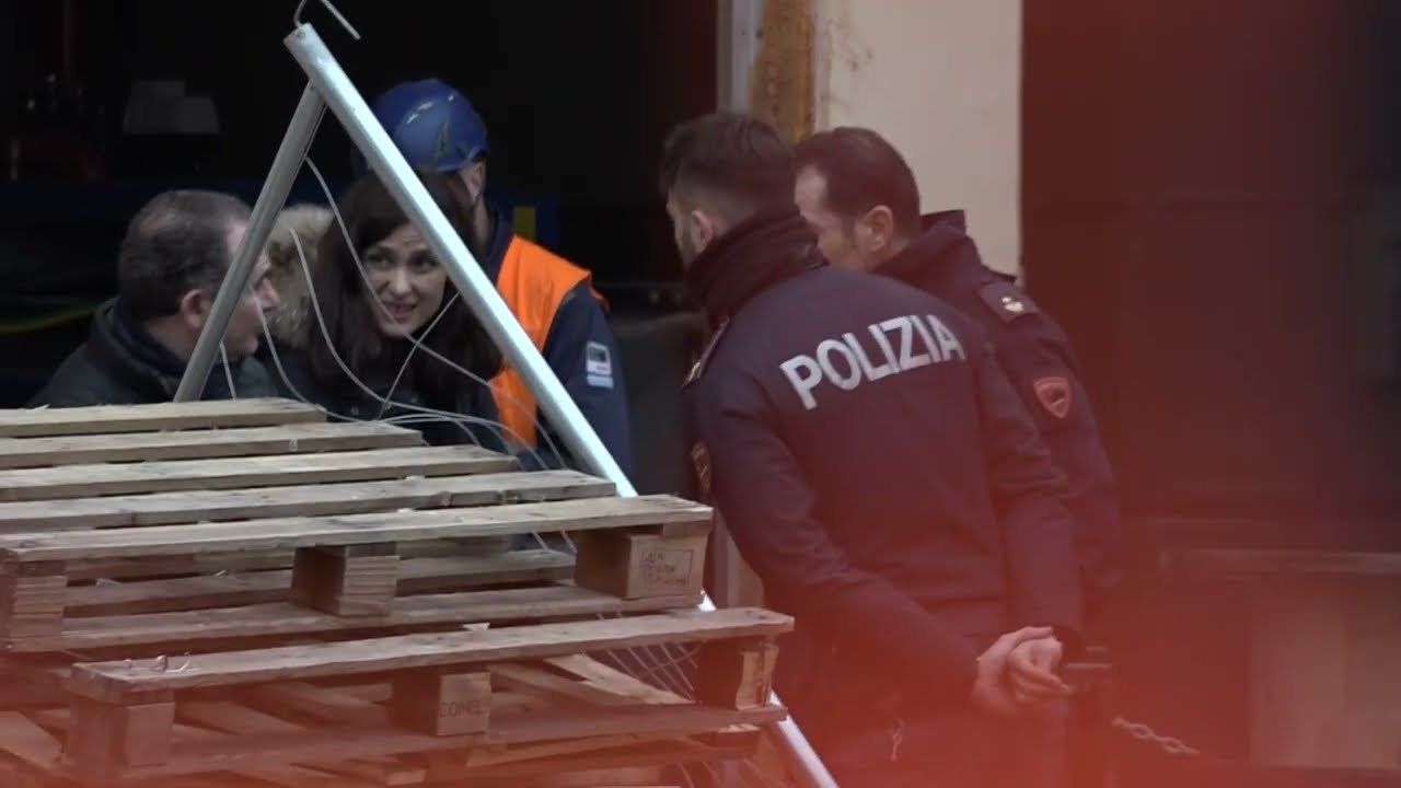 Policlinico di Bari, muore operaio travolto dal carico di una gru