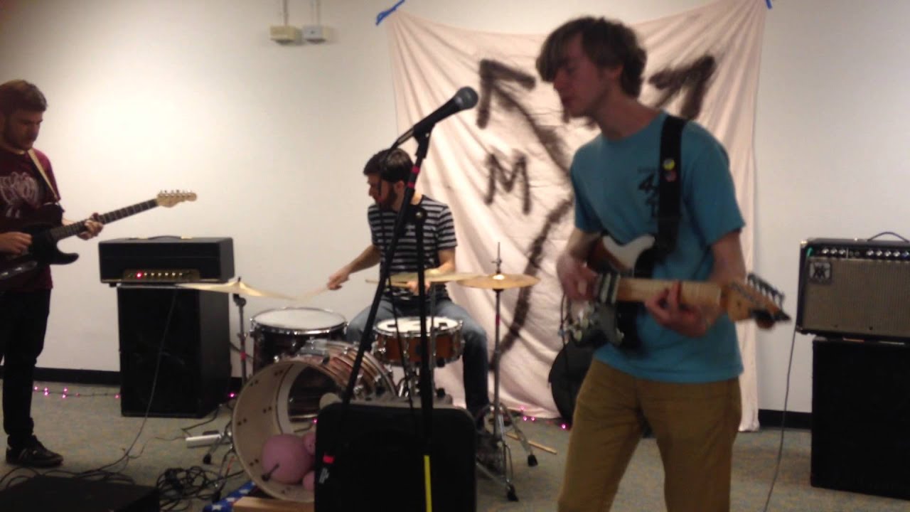 Size of the Moon - Pinegrove (NPMC live)