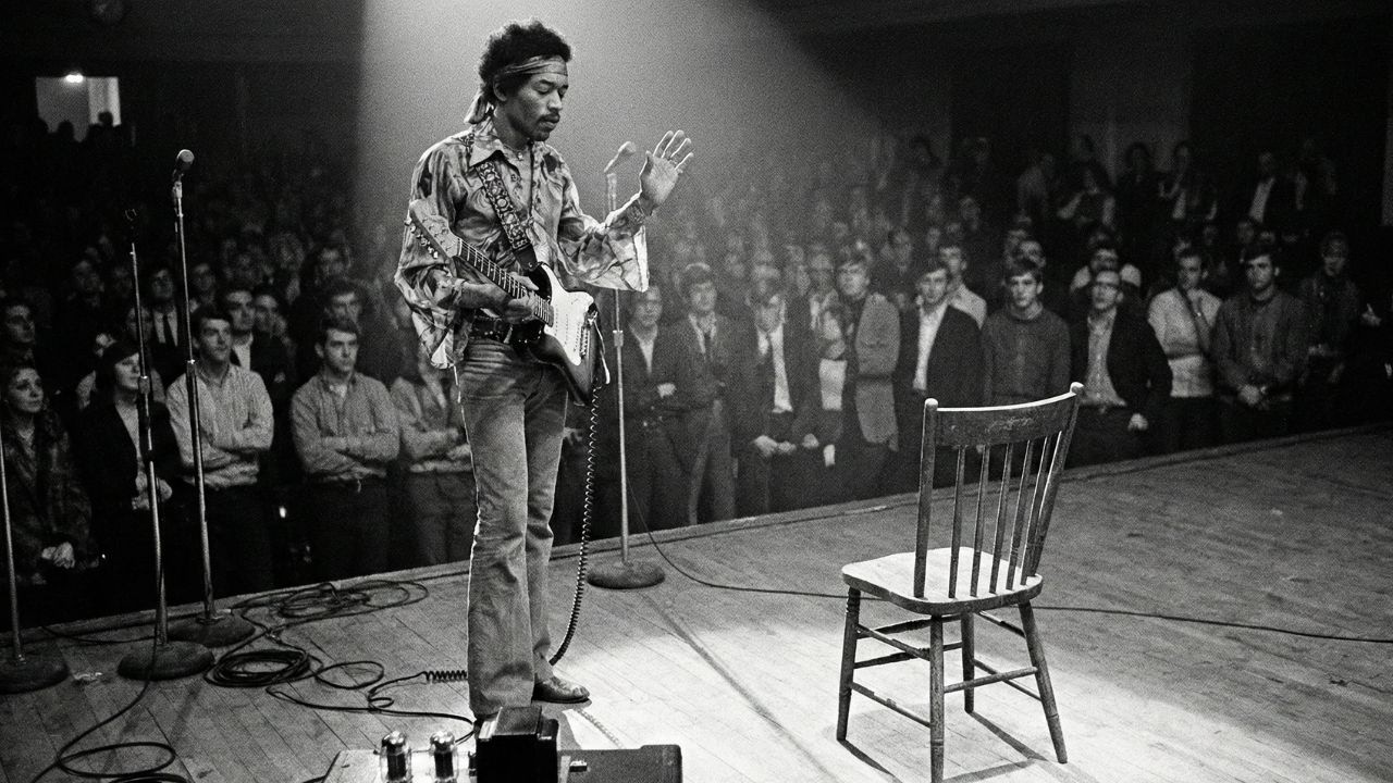 Jimi Hendrix Was Asked to Play One Last Song — He Refused, and No One Clapped