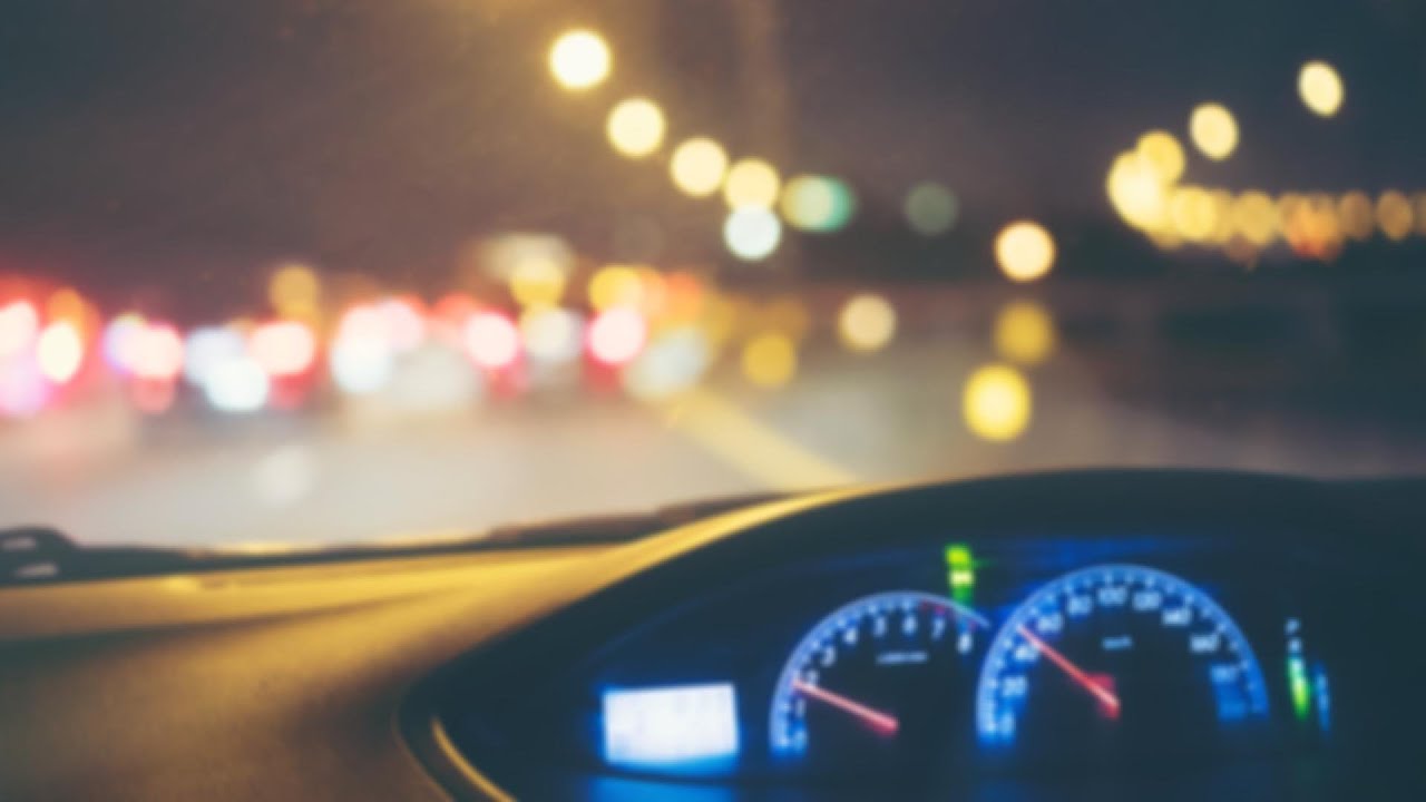 Slow Motion Under Neon — Deep House Night Drive