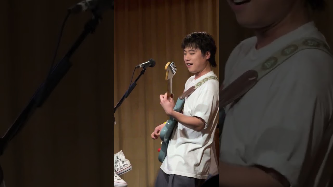 260220 그래 빨간달이 떴구나 아무것도 변하지 않는다 + 종이가방 투 데이 올드 스니커즈 가득찬 수레는 더! 요란하다 @언플러그드