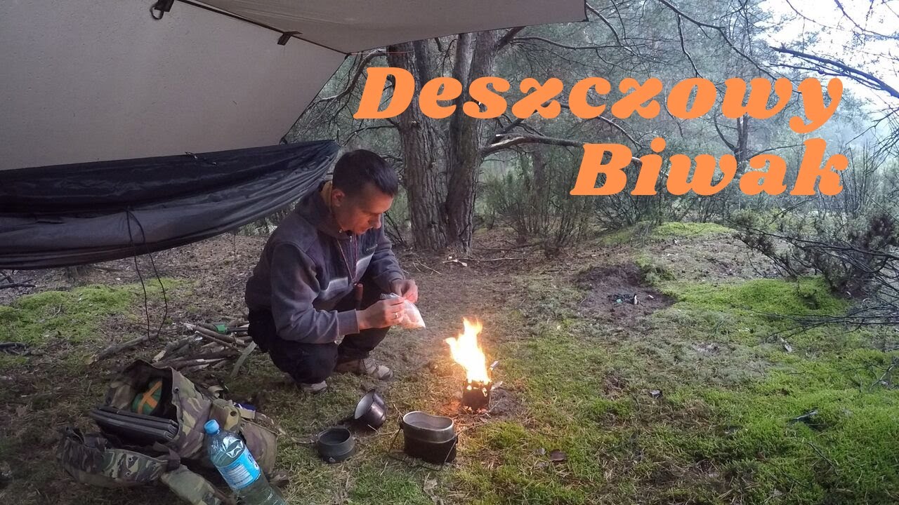 Bushcraft: Deszczowy biwak i kulinarne eksperymenty