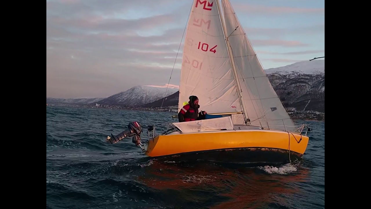 Arctic sailing in Tromsø med Magnifik Midget