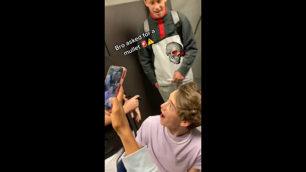 Boys getting their head shaved in the school [23E13A]