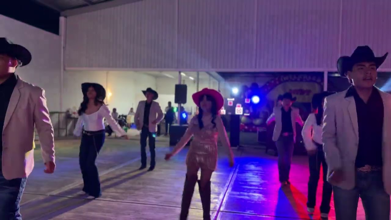 Baile sorpresa segunda vuelta Hanna xv años 