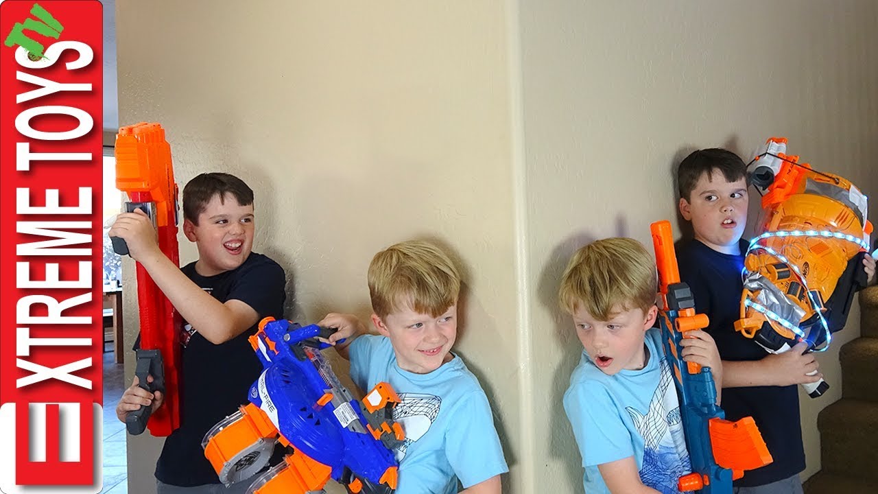 Sneak Attack Squad Nerf Battle Vs. Wild Clones!