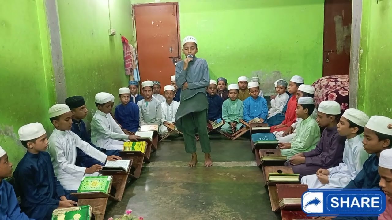 আল-মদিনা ইন্টারন্যাশনাল মাদ্রাসা হিফজ বিভাগের ছাত্র মোঃ নুর আহমেদের কন্ঠে চমৎকার তেলাওয়াত।
