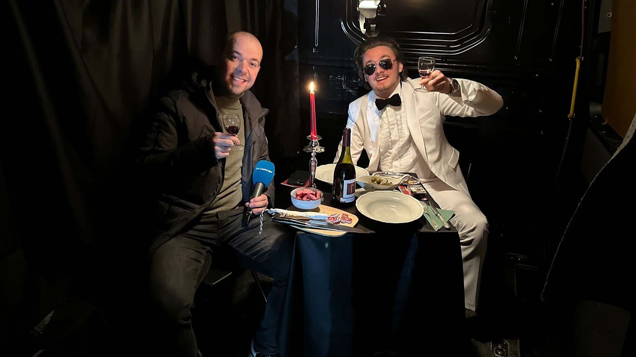 De weeg op - John Tana